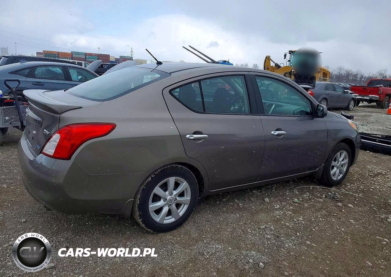 2014 Nissan Versa S VIN:3N1CN7AP0EL826945 - 3