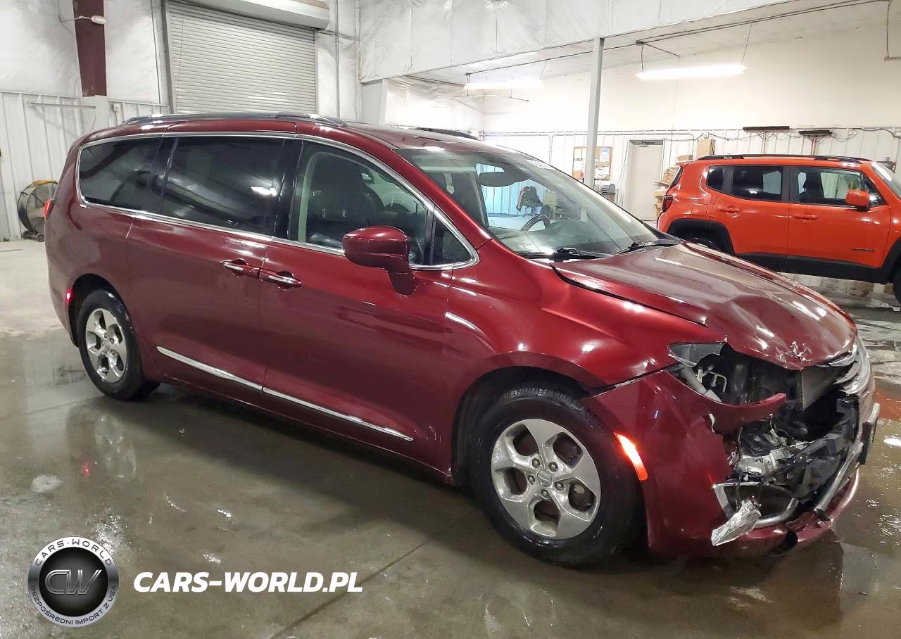 2019 Chrysler Pacifica Hybrid Touring L VIN:2C4RC1L74KR551151 - 4