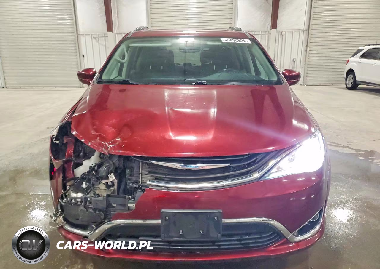 2019 Chrysler Pacifica Hybrid Touring L VIN:2C4RC1L74KR551151 - 5