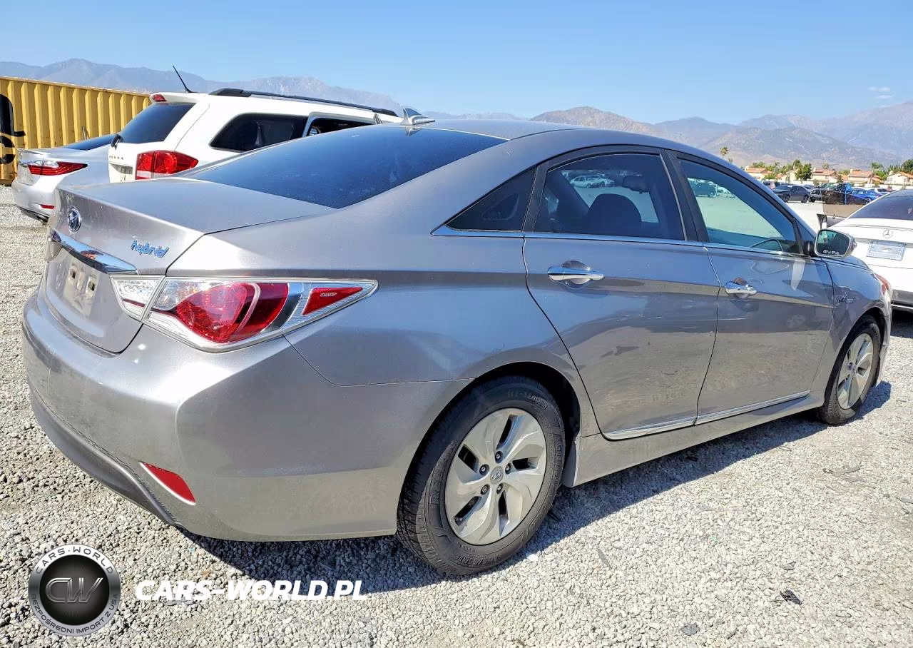 2013 Hyundai Sonata Hybrid Base VIN:KMHEC4A44DA099505 - 3