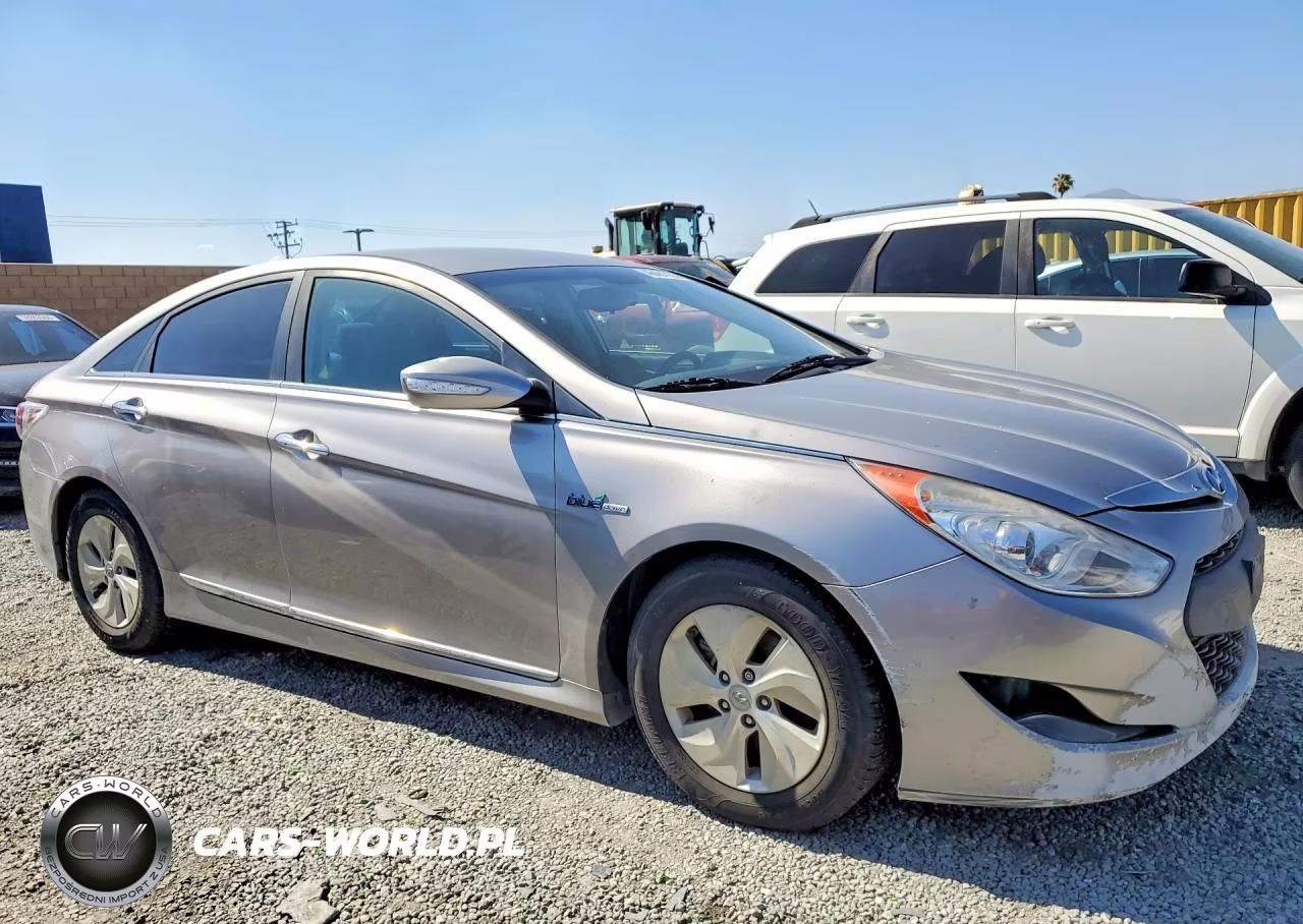2013 Hyundai Sonata Hybrid Base VIN:KMHEC4A44DA099505 - 4
