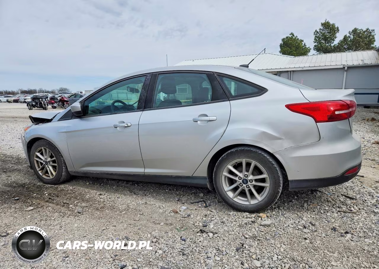 2018 Ford Focus Se VIN:1FADP3F26JL327290 - 2