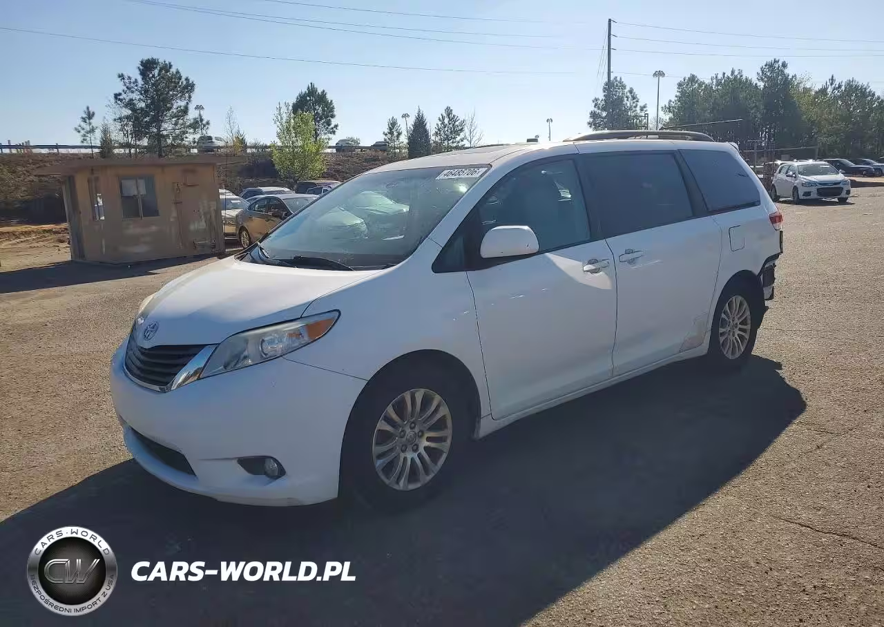 2014 Toyota Sienna Xle 8-Passenger