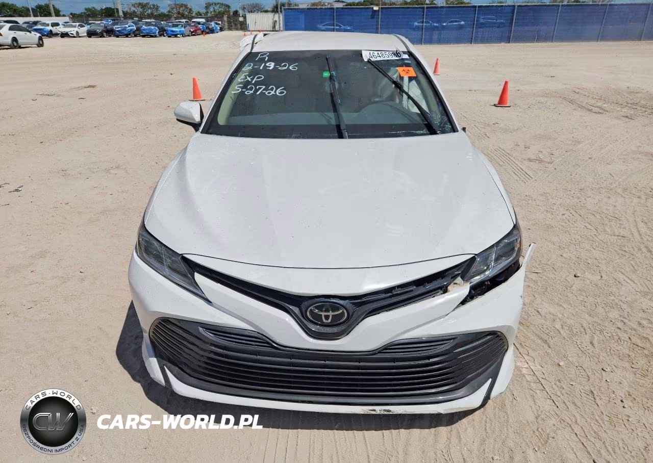2018 Toyota Camry Le VIN:4T1B11HK9JU092409 - 5