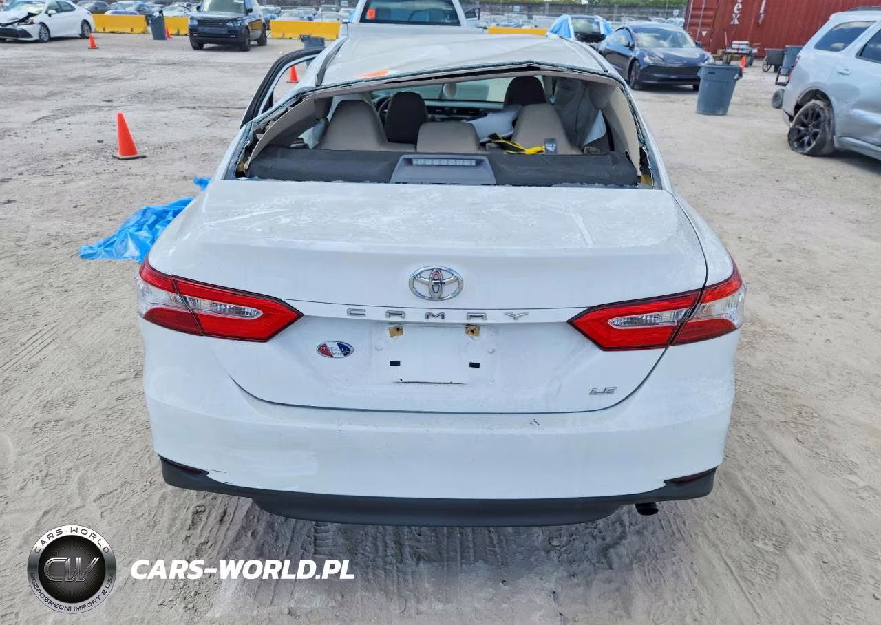 2018 Toyota Camry Le VIN:4T1B11HK9JU092409 - 6