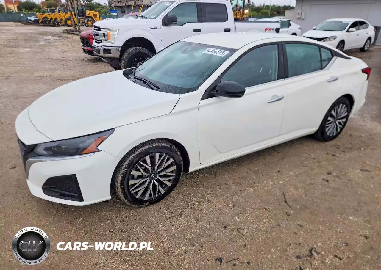 2025 NISSAN ALTIMA SV