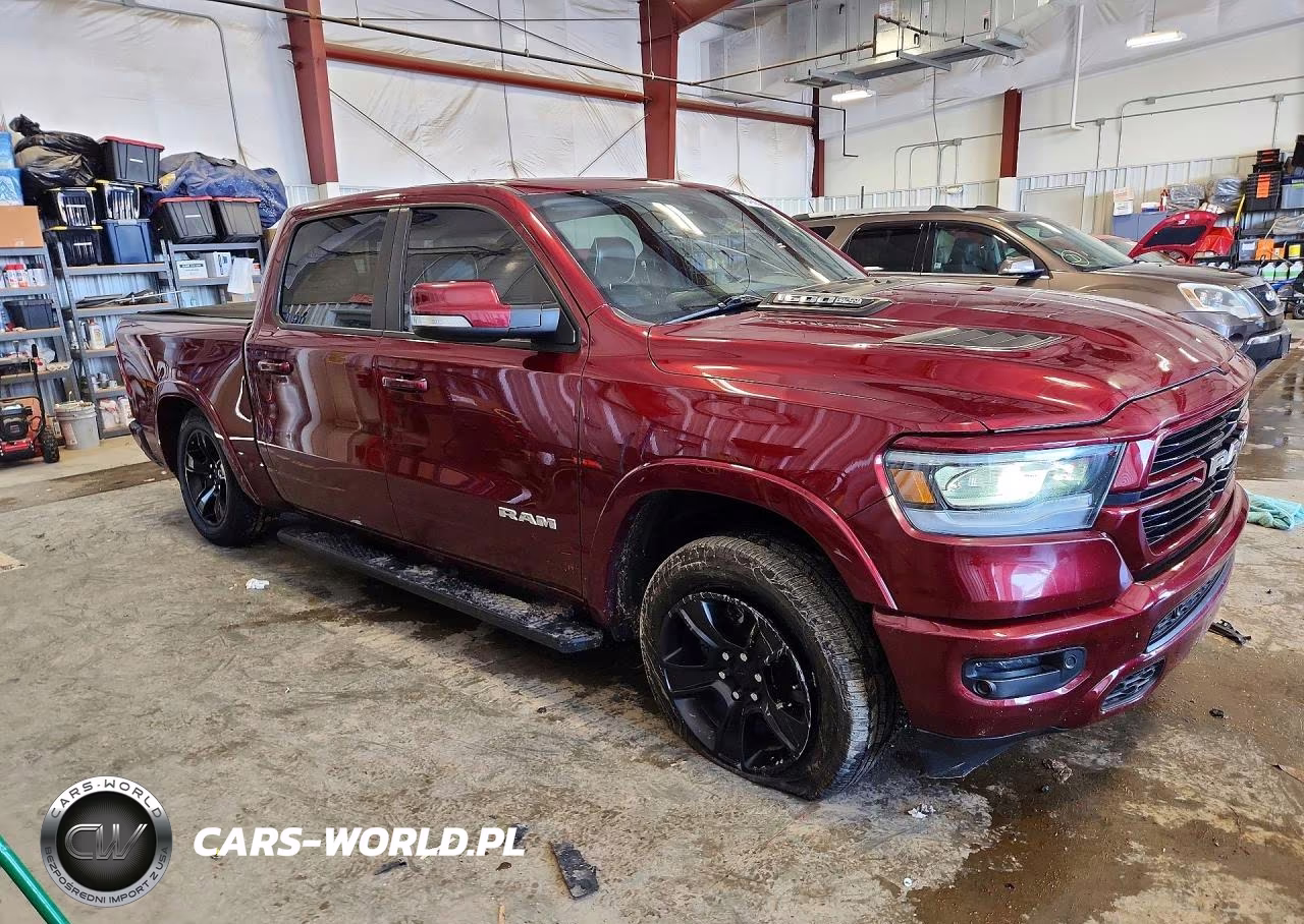 2020 Ram 1500 Laramie VIN:1C6SRFJT4LN287805 - 4
