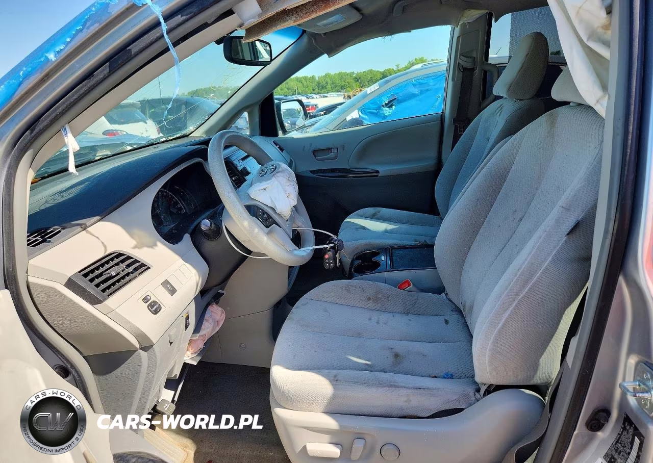 2014 Toyota Sienna Le 8-Passenger VIN:5TDKK3DC8ES411823 - 7
