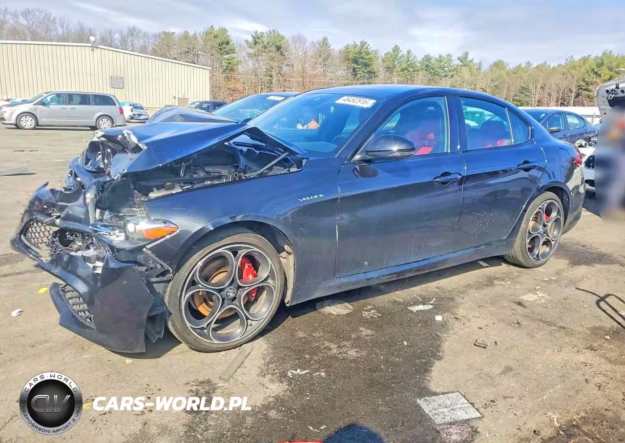 2022 Alfa Romeo Giulia Super