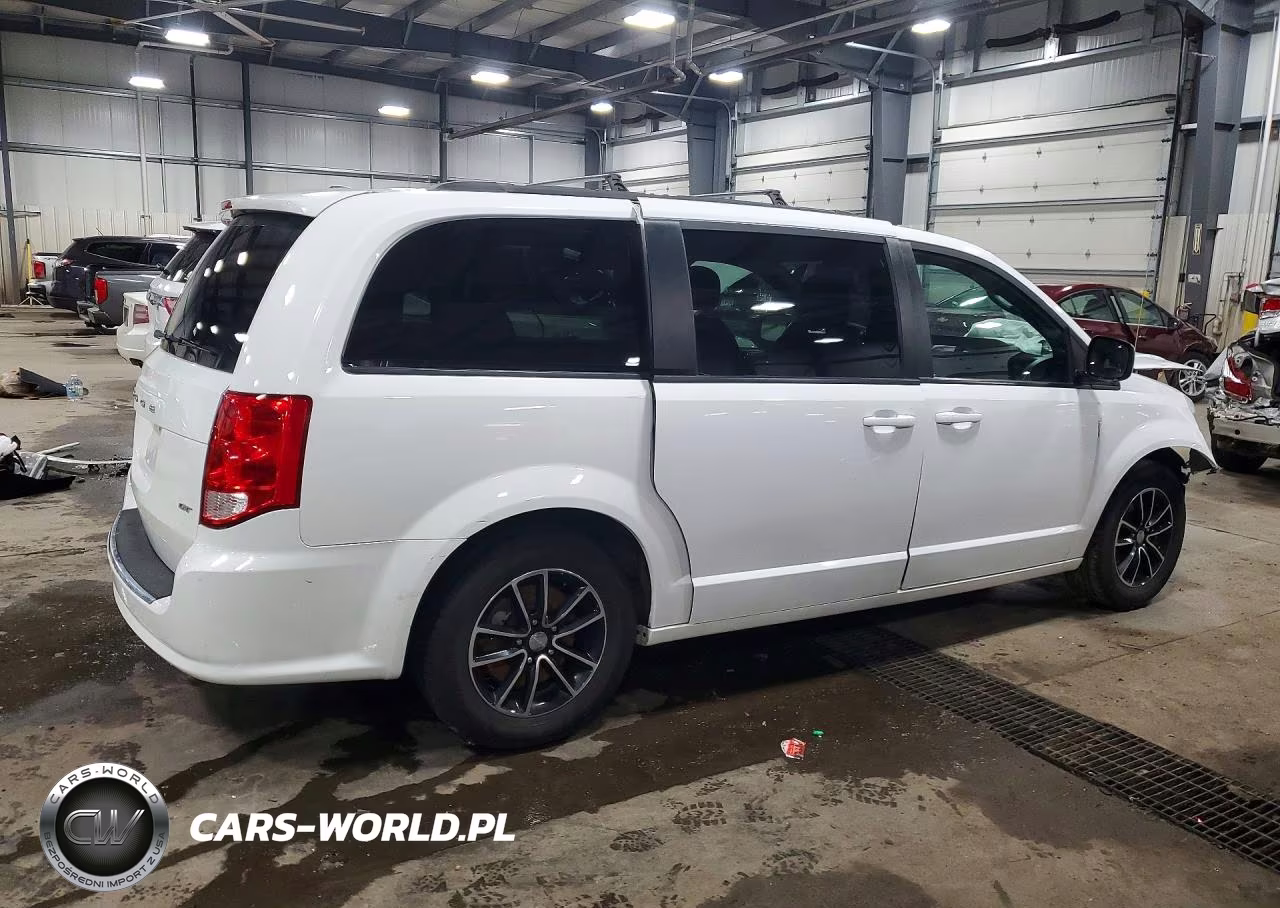2018 Dodge Grand Caravan Gt VIN:2C4RDGEG2JR224436 - 3