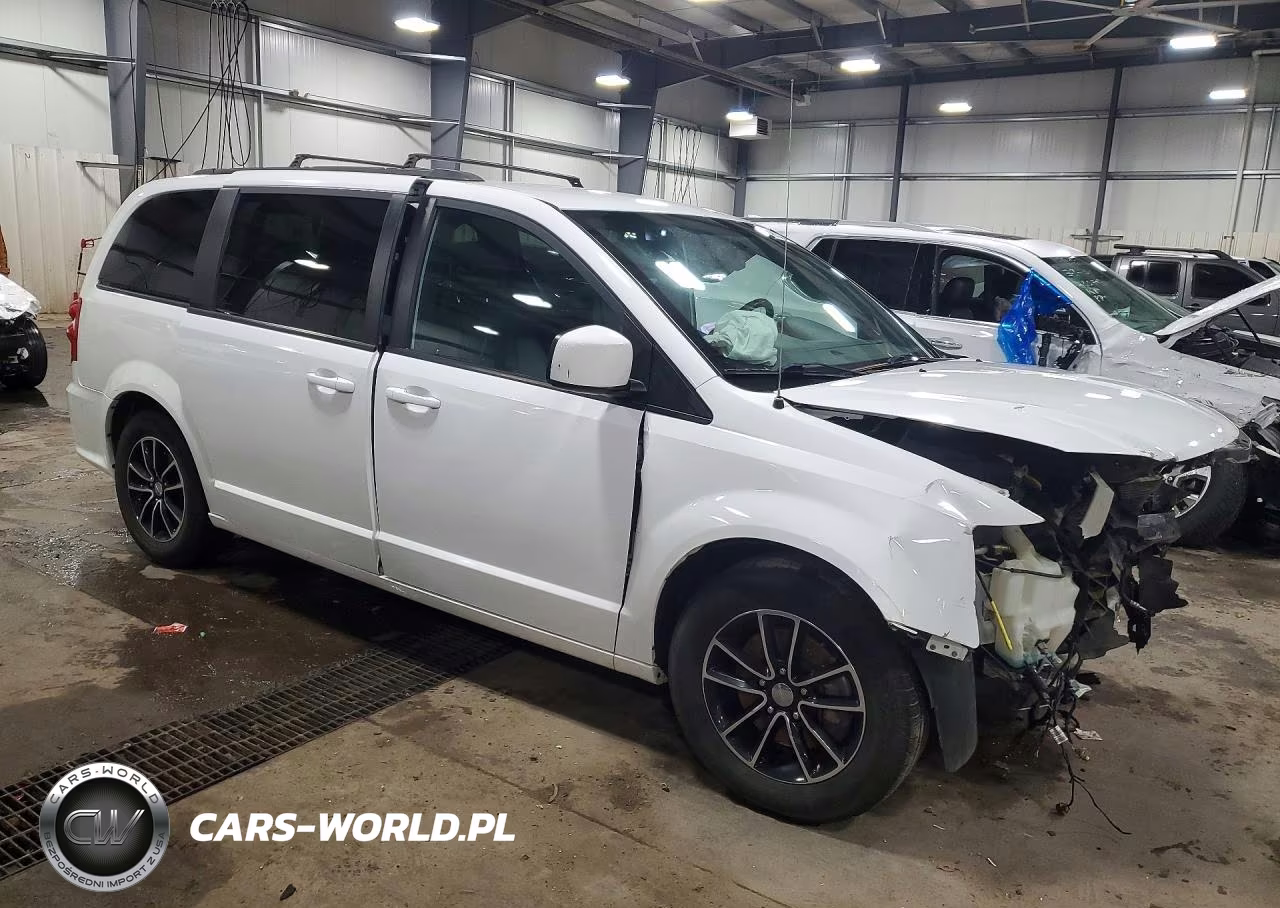 2018 Dodge Grand Caravan Gt VIN:2C4RDGEG2JR224436 - 4