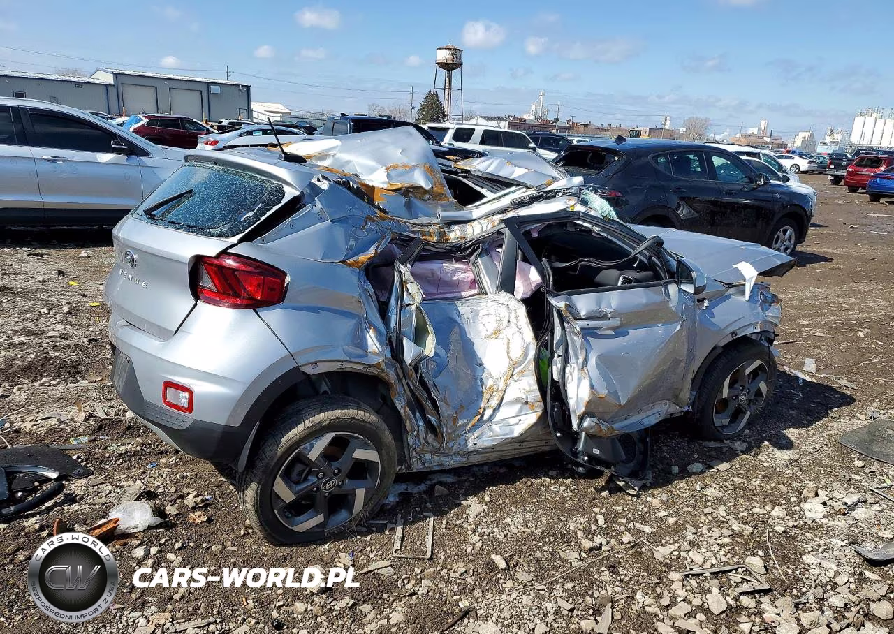 2025 Hyundai Venue Sel VIN:KMHRC8A3XSU409393 - 3