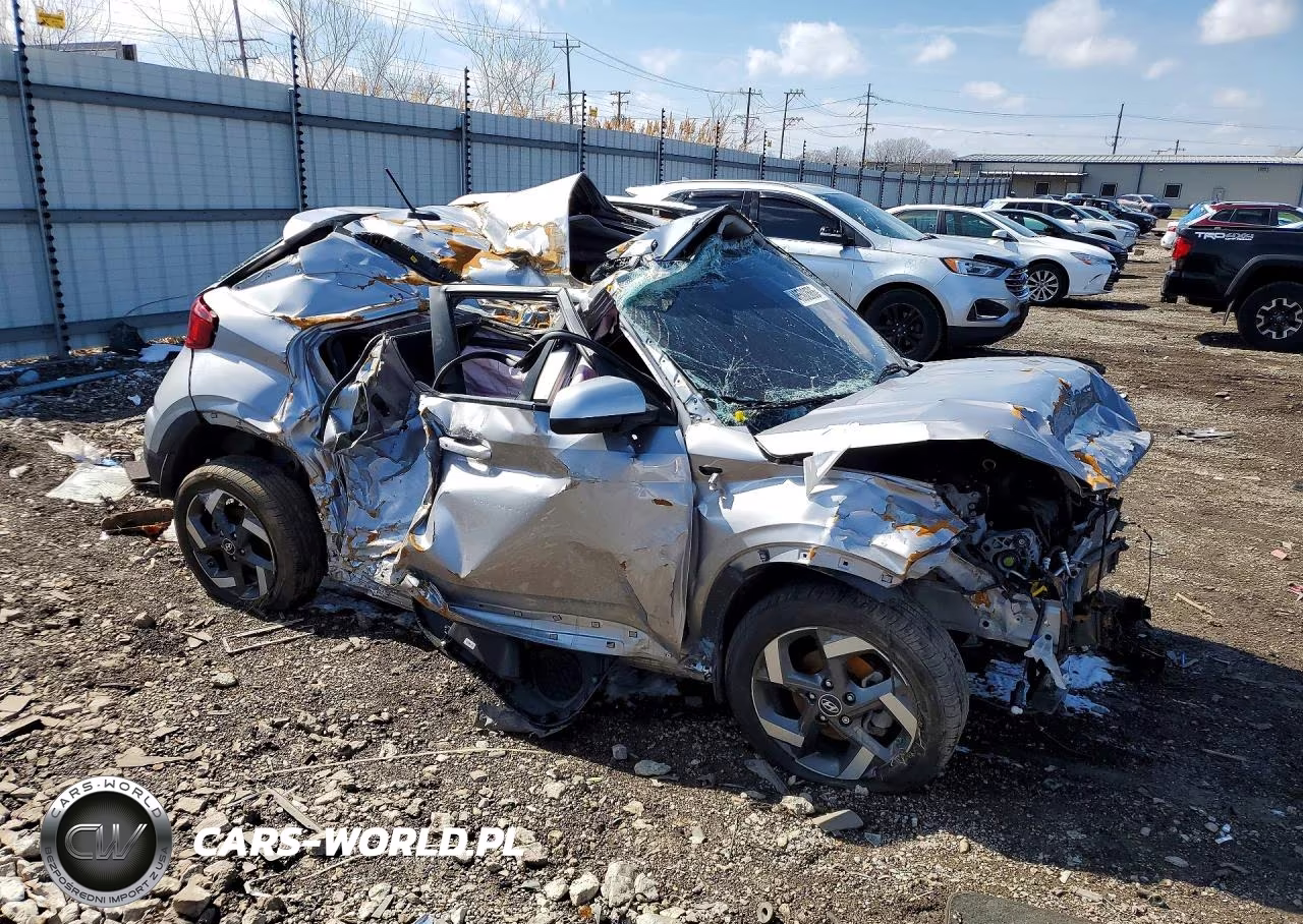 2025 Hyundai Venue Sel VIN:KMHRC8A3XSU409393 - 4