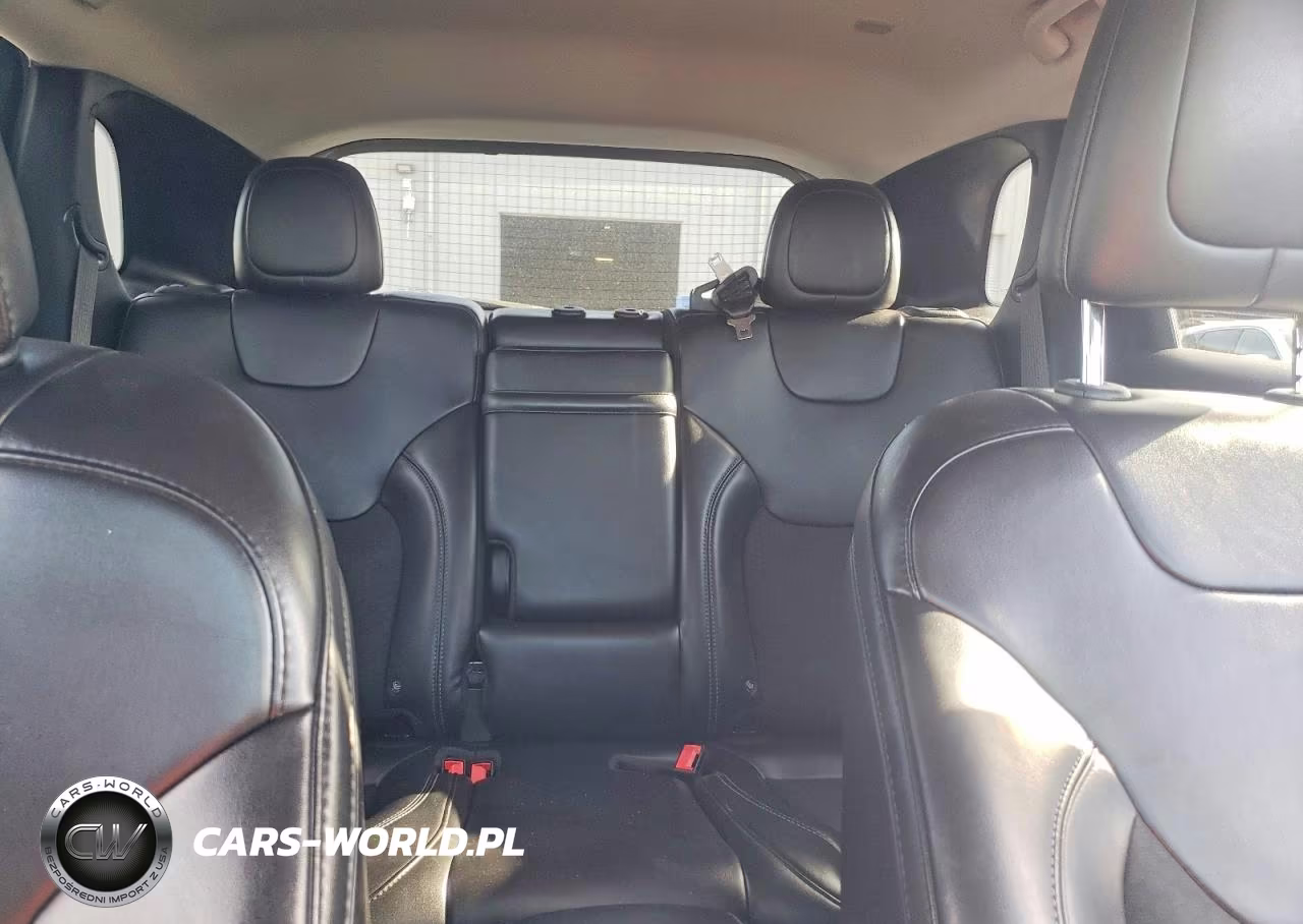2019 Jeep Cherokee Latitude Plus VIN:1C4PJLLN3KD171308 - 10
