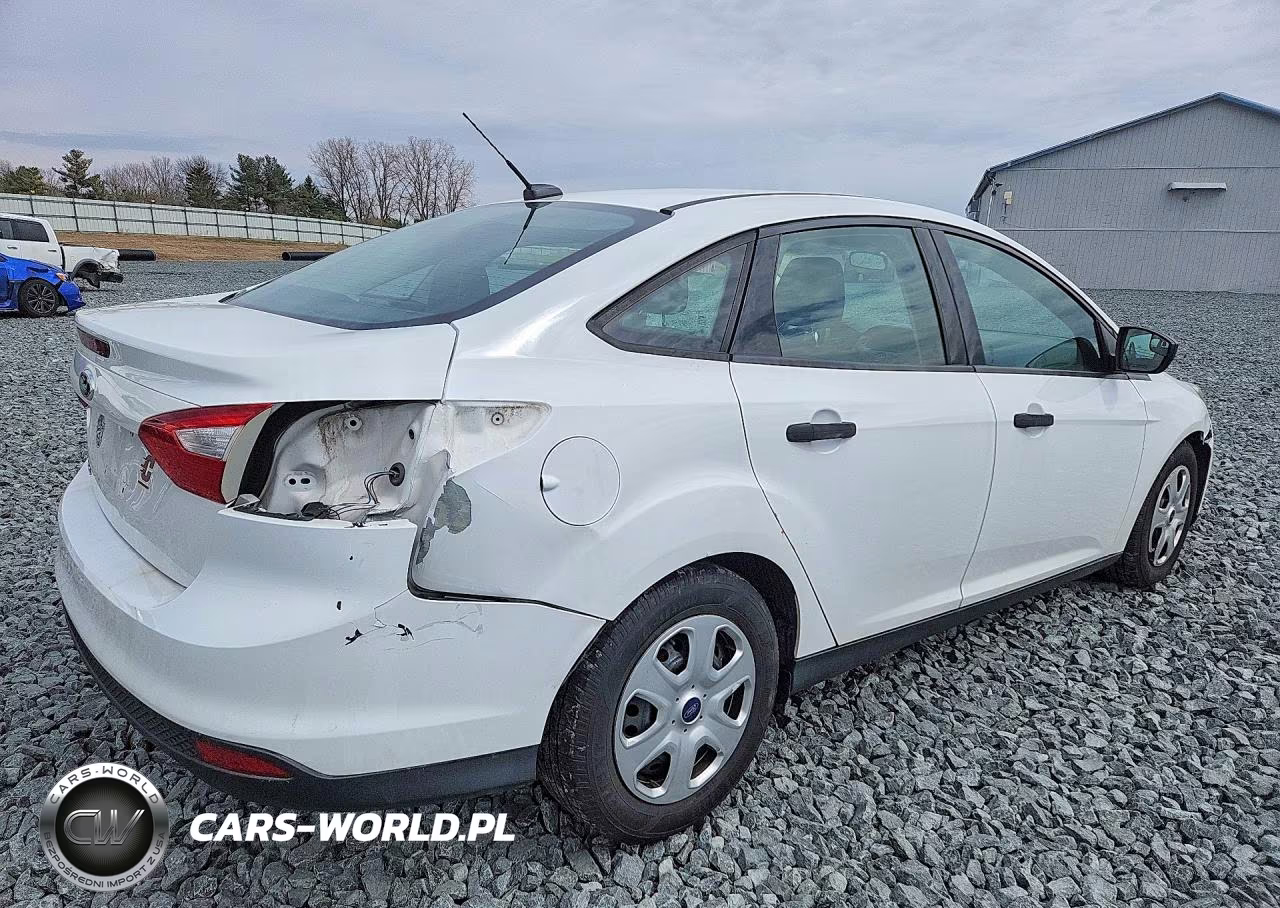 2013 Ford Focus S VIN:1FADP3E25DL348864 - 3