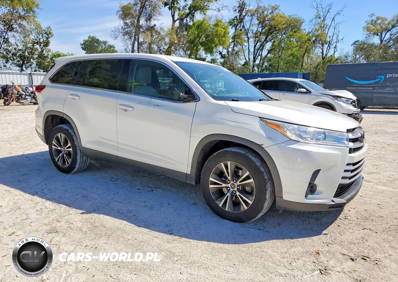 2019 Toyota Highlander Le VIN:5TDZARFH2KS044457 - 4