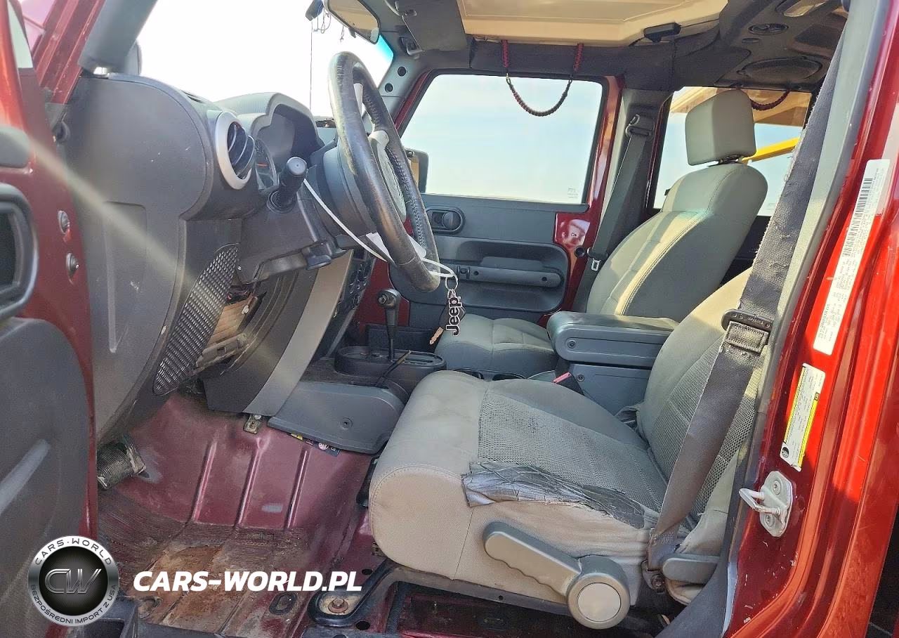 2008 Jeep Wrangler Unlimited Sahara VIN:1J4GA59148L611707 - 7