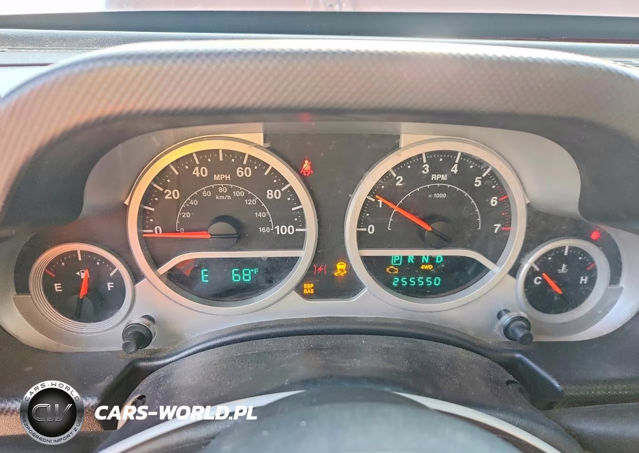 2008 Jeep Wrangler Unlimited Sahara VIN:1J4GA59148L611707 - 9