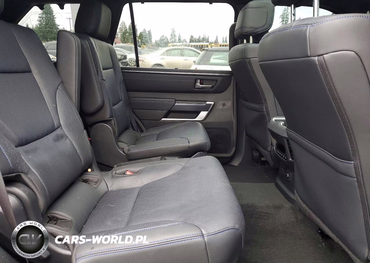 2024 Toyota Sequoia Platinum VIN:7SVAAABA6RX028151 - 11