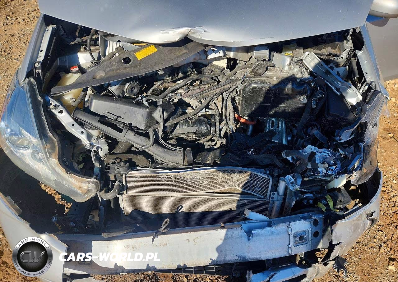 2015 Toyota Prius V Two VIN:JTDZN3EU8FJ031764 - 11