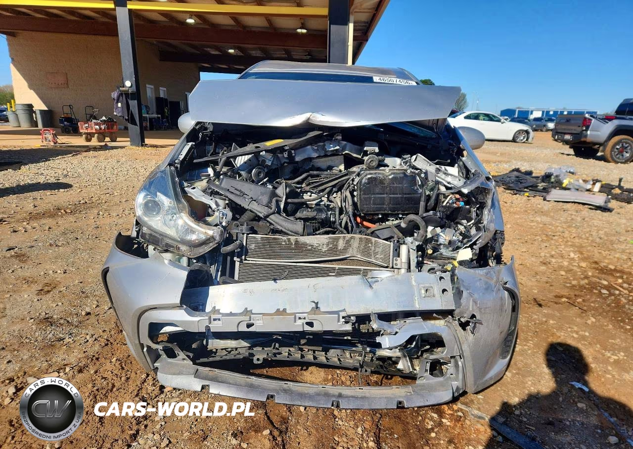 2015 Toyota Prius V Two VIN:JTDZN3EU8FJ031764 - 5
