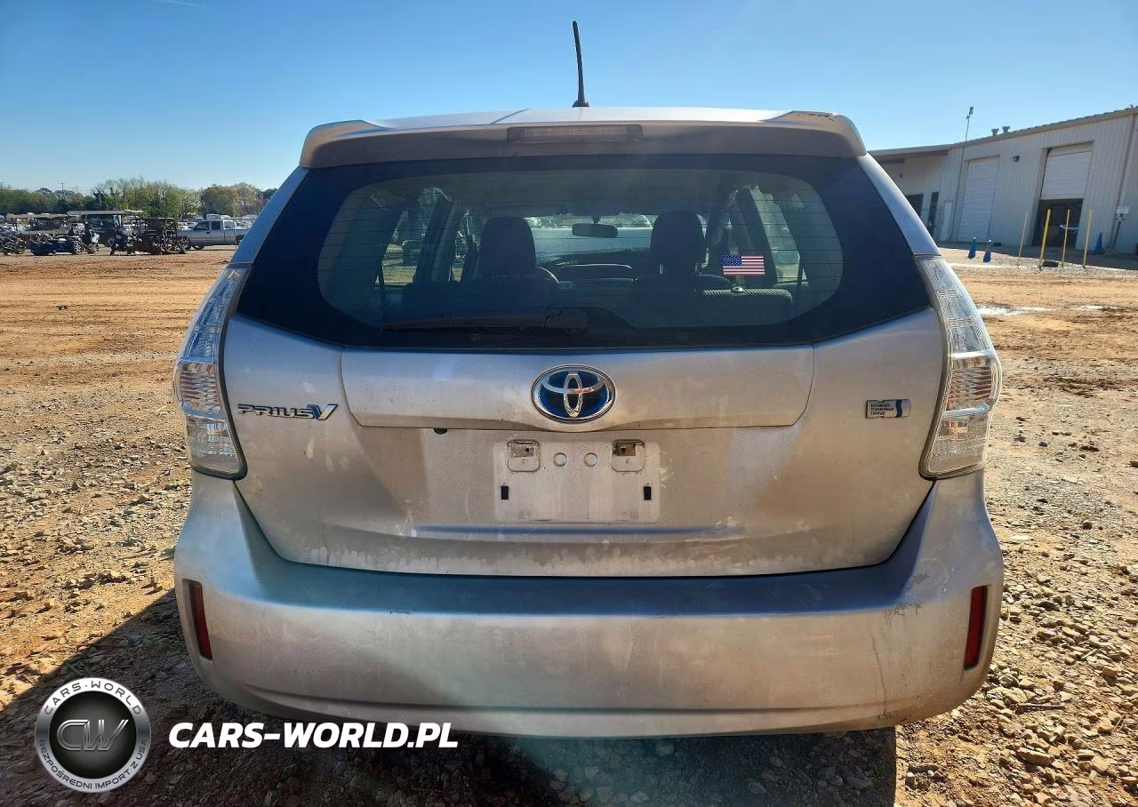 2015 Toyota Prius V Two VIN:JTDZN3EU8FJ031764 - 6