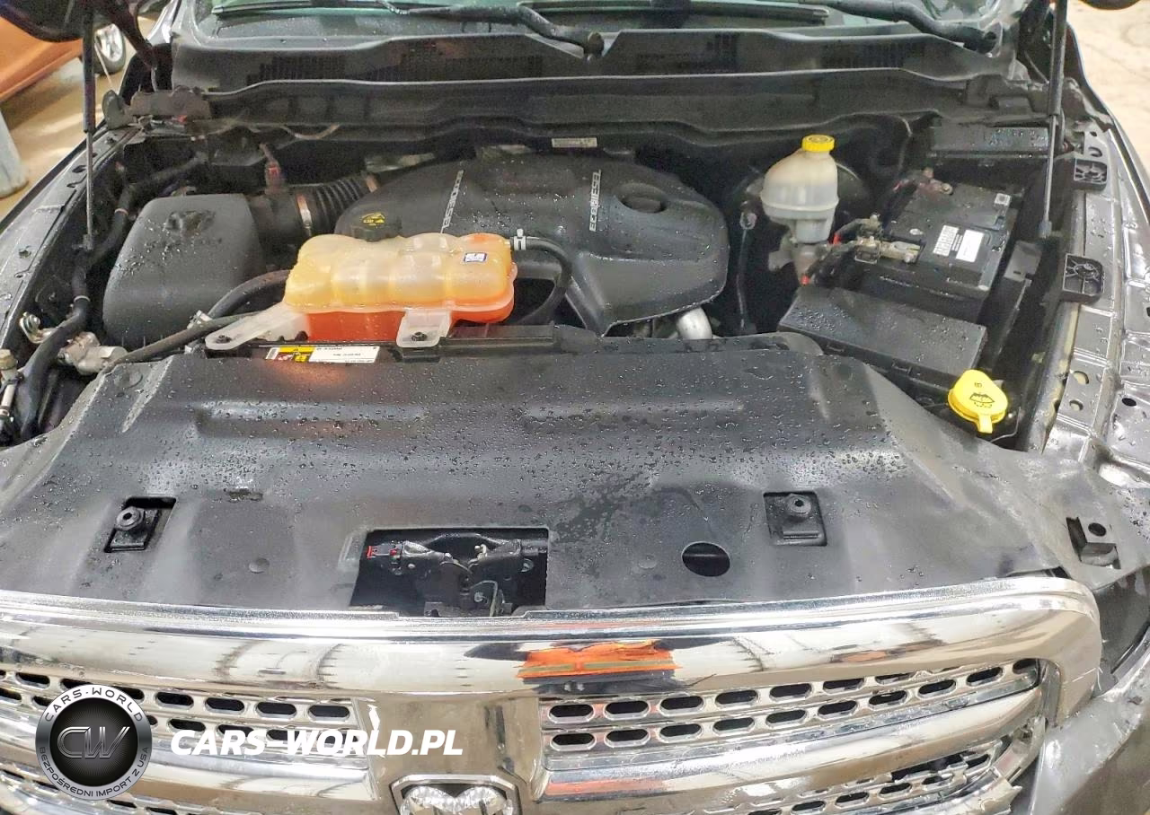 2015 Ram 1500 Laramie VIN:1C6RR7VM5FS563793 - 11