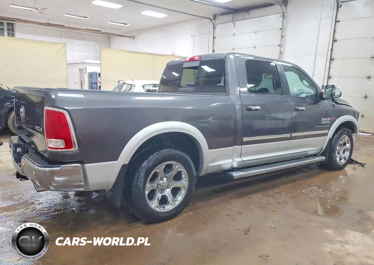 2015 Ram 1500 Laramie VIN:1C6RR7VM5FS563793 - 3