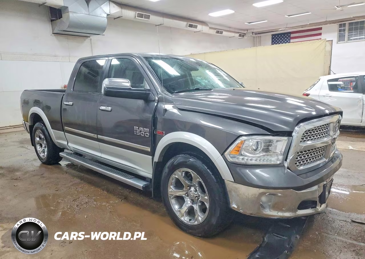 2015 Ram 1500 Laramie VIN:1C6RR7VM5FS563793 - 4