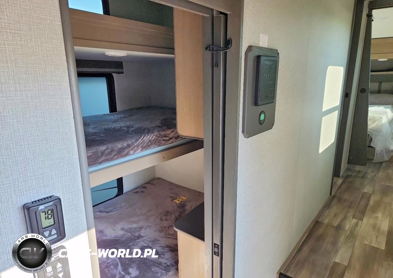 2023 Grand Design Reflection Camper VIN:573FR3827P9923890 - 6