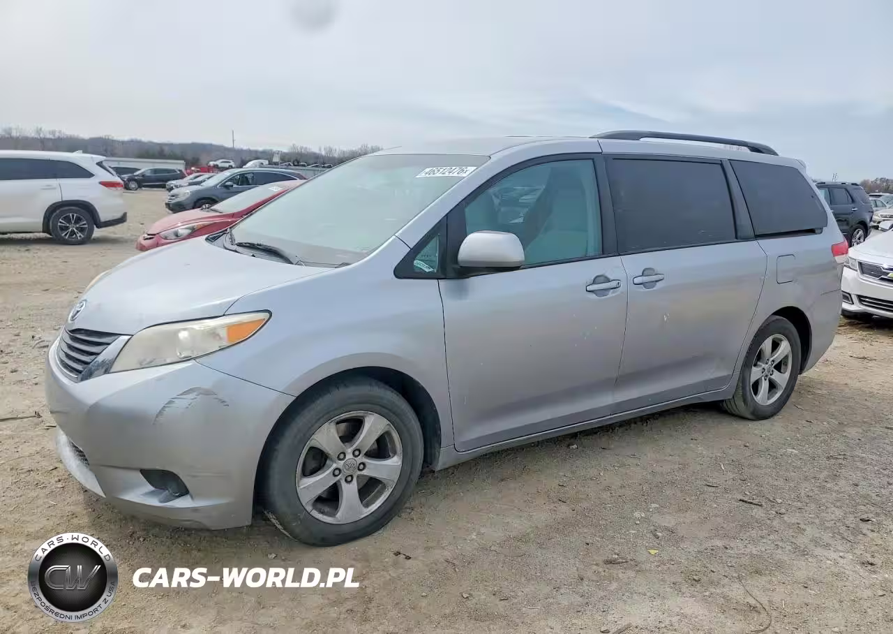 2011 Toyota Sienna Le 8-Passenger