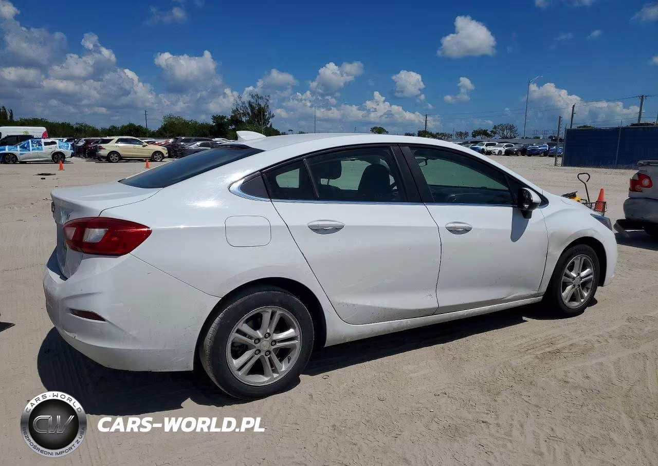 2017 Chevrolet Cruze Lt VIN:1G1BE5SM7H7226443 - 3