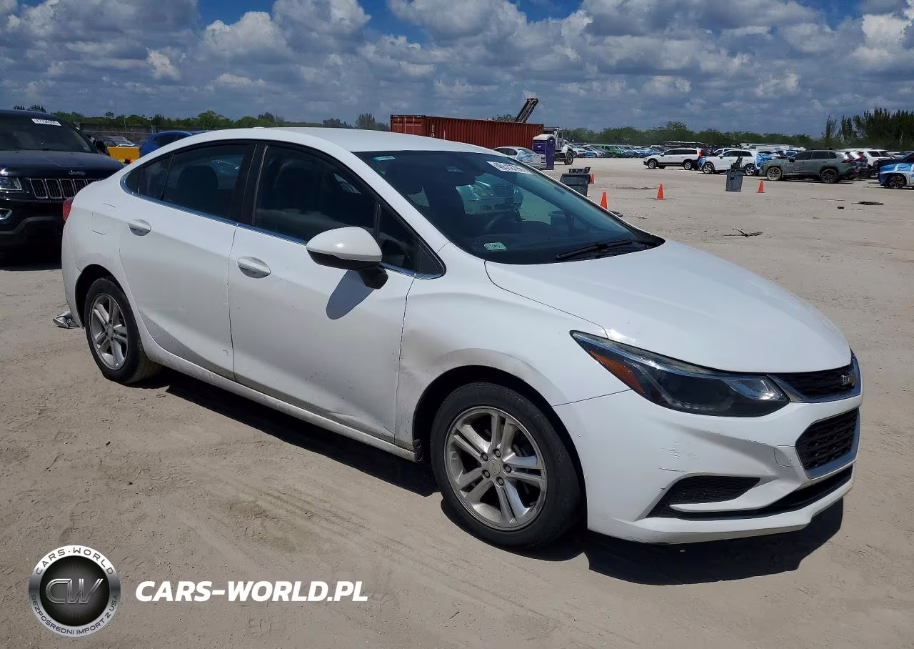 2017 Chevrolet Cruze Lt VIN:1G1BE5SM7H7226443 - 4