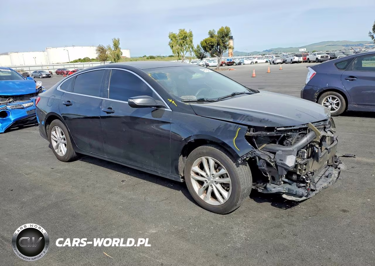 2017 Chevrolet Malibu Lt VIN:1G1ZE5ST9HF130938 - 4