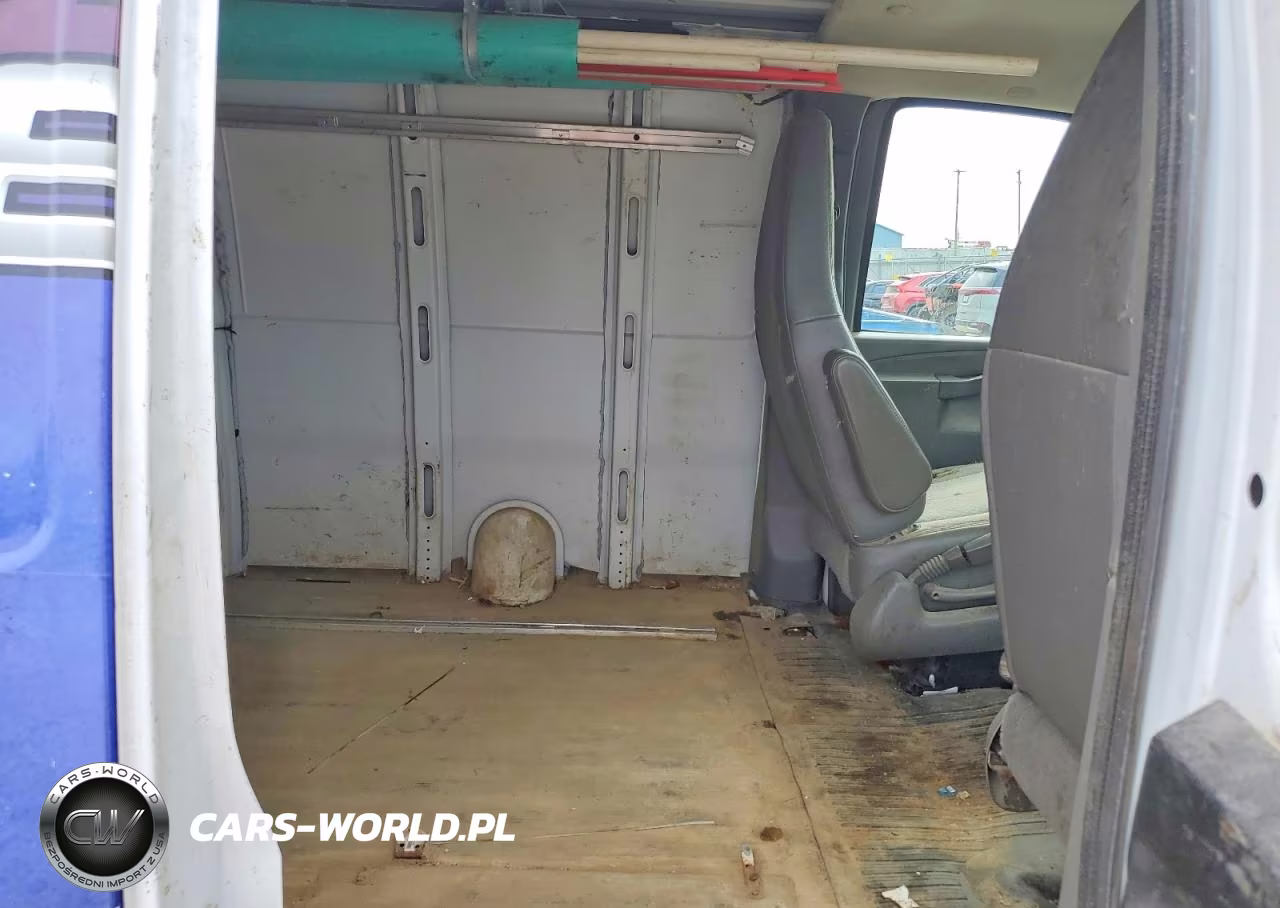 2017 Chev Express G2500 VIN:1GCWGAFF3H1107914 - 11