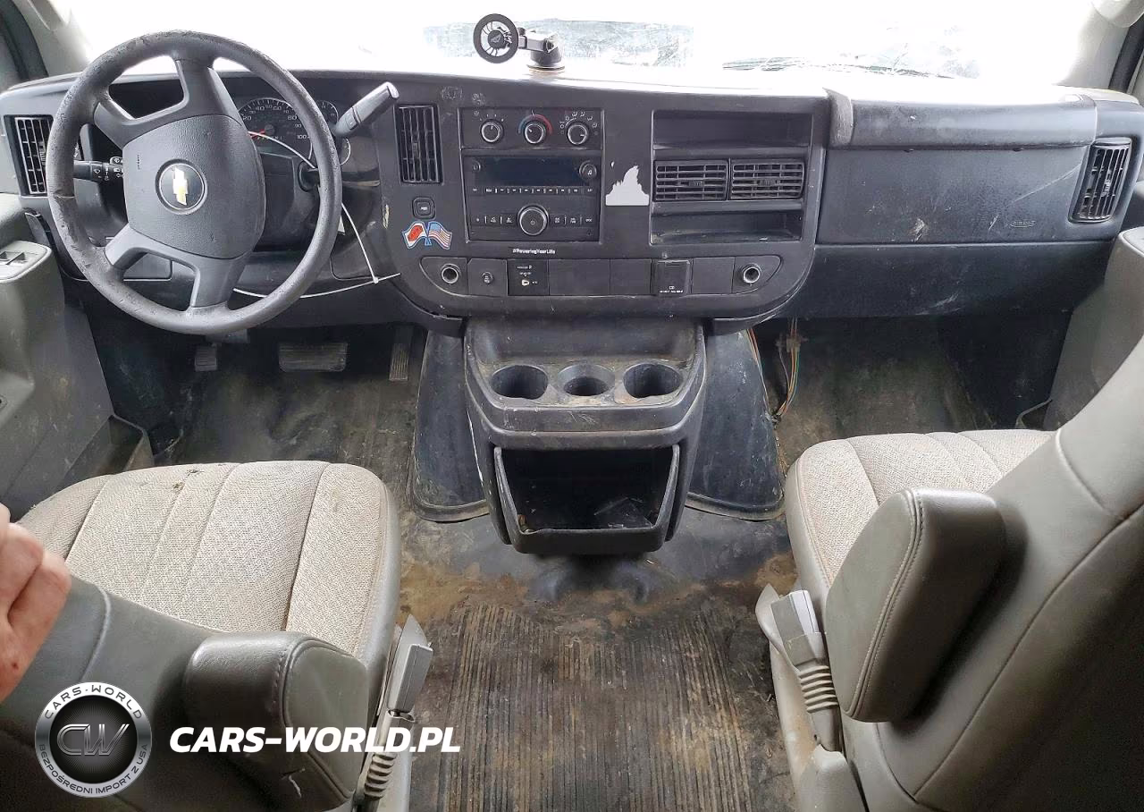 2017 Chev Express G2500 VIN:1GCWGAFF3H1107914 - 8