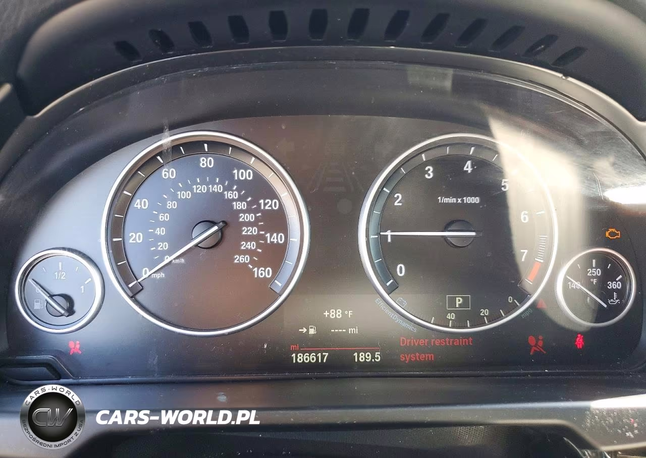 2017 BMW X5 xDrive35I VIN:5UXKR0C5XH0V67767 - 9