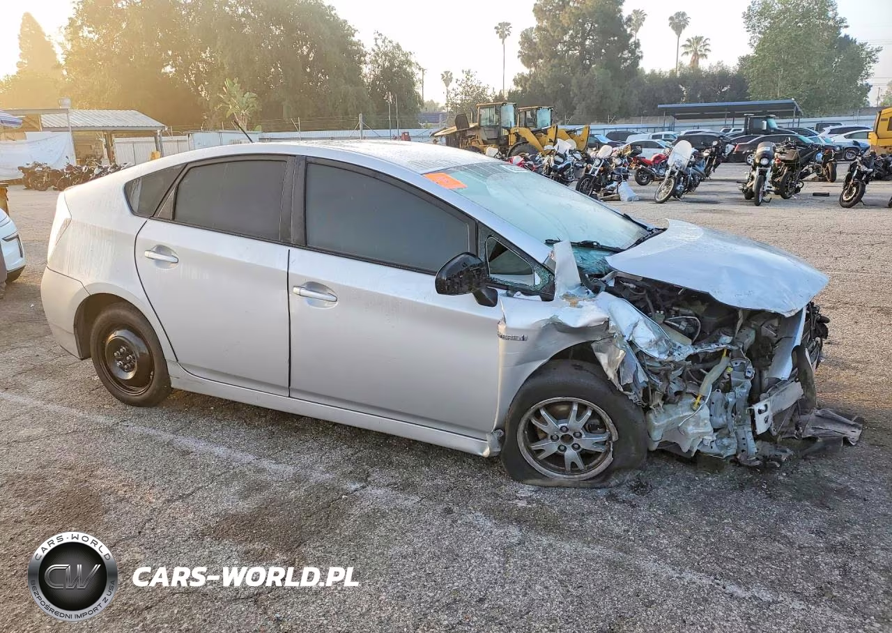 2011 Toyota Prius Three VIN:JTDKN3DU1B0266266 - 4