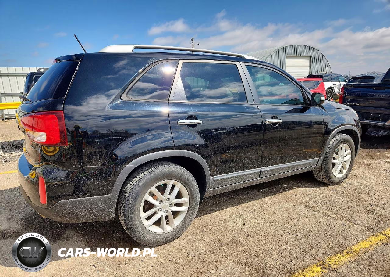 2014 Kia Sorento Lx VIN:5XYKT4A75EG458931 - 3
