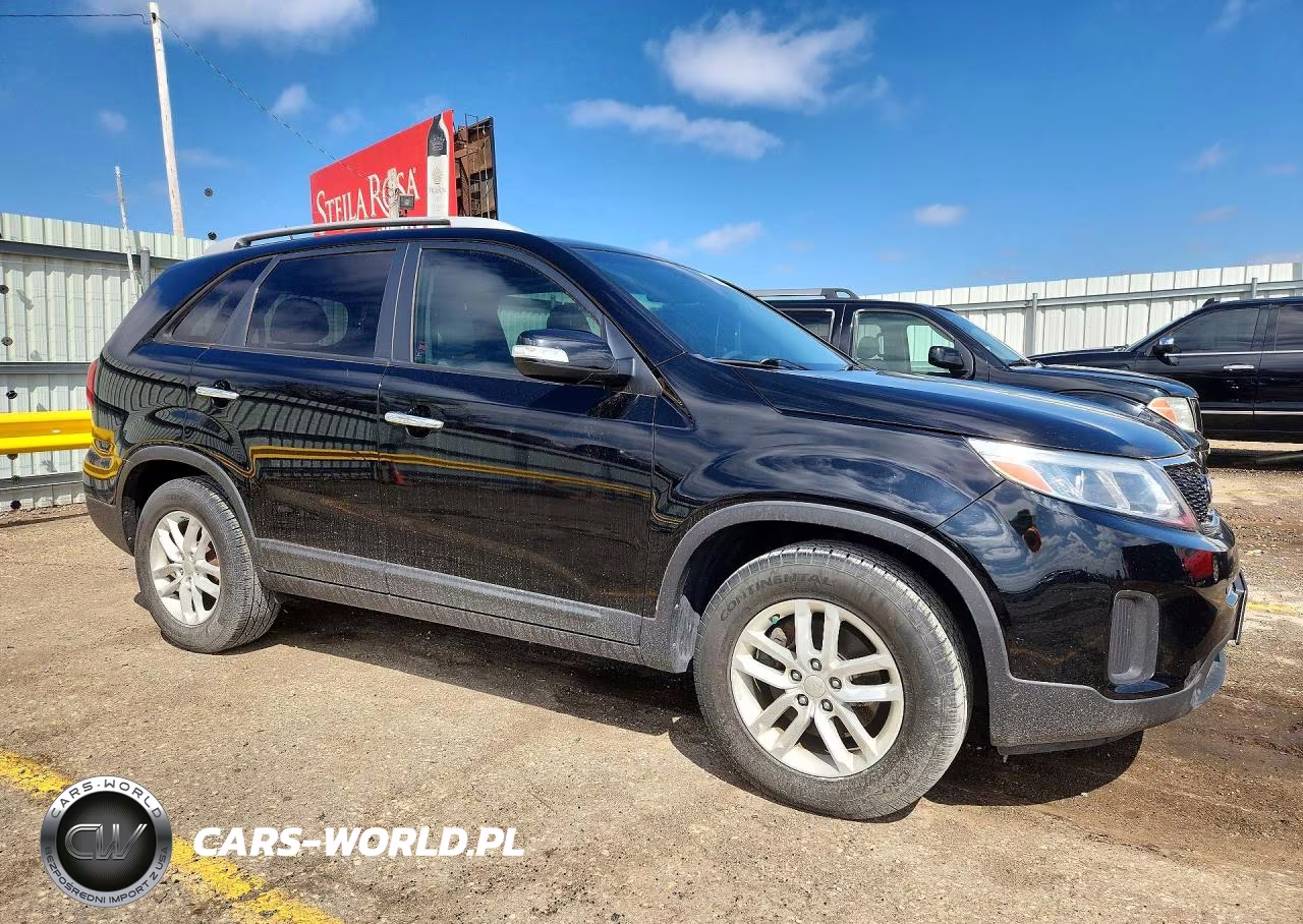 2014 Kia Sorento Lx VIN:5XYKT4A75EG458931 - 4