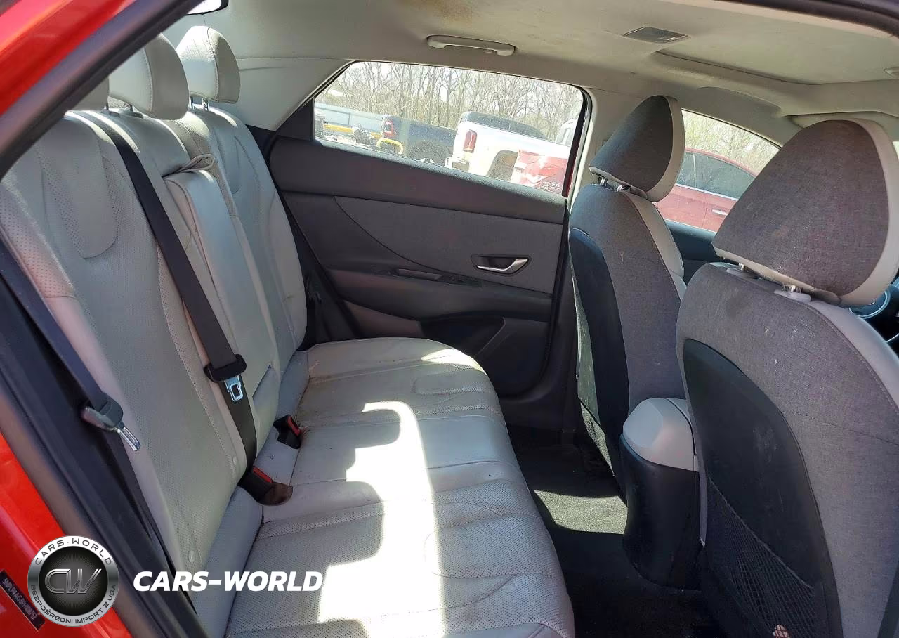 2023 Hyundai Elantra VIN:5NPLP4AG3PH108752 - 10
