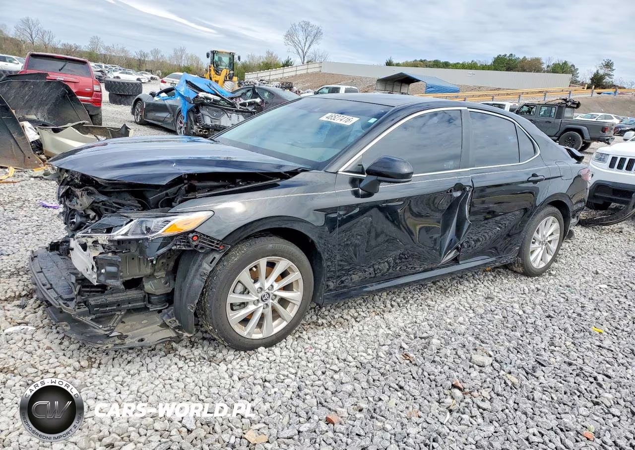 2024 Toyota Camry Le – zdjęcie 1 z 13