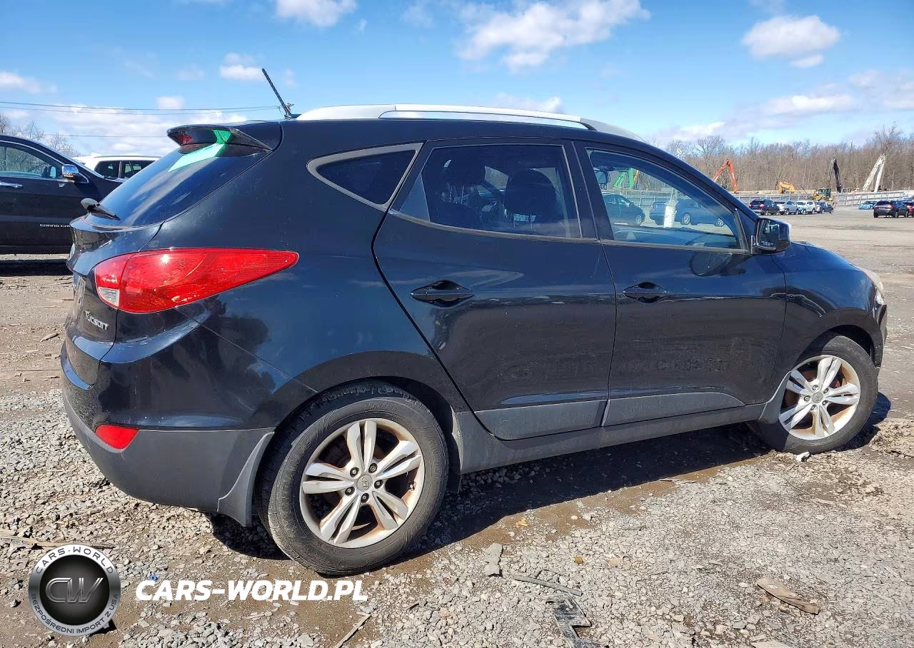 2011 Hyundai Tucson VIN:KM8JU3AC9BU244529 - 3