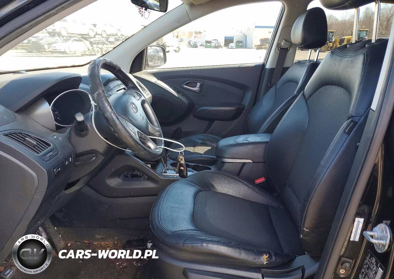 2011 Hyundai Tucson VIN:KM8JU3AC9BU244529 - 7