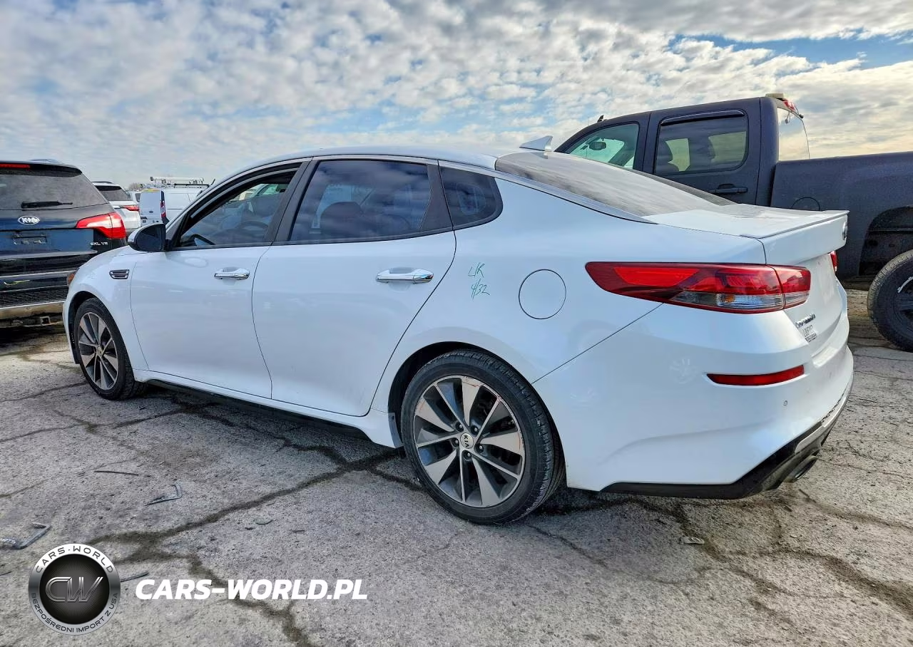 2019 Kia Optima S VIN:5XXGT4L32KG289161 - 2