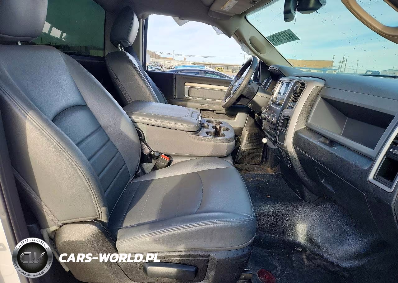 2019 Ram 1500 Classic Tradesman VIN:3C6JR6AT6KG719152 - 10