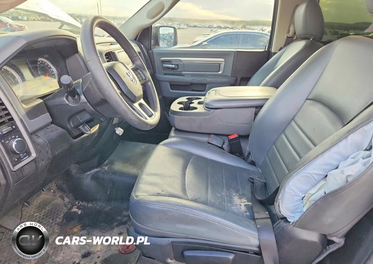 2019 Ram 1500 Classic Tradesman VIN:3C6JR6AT6KG719152 - 7