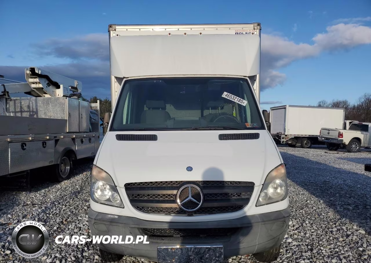 2012 Mercedes Benz Sprinter Box Truck VIN:WDAPF4CC8C9505989 - 5