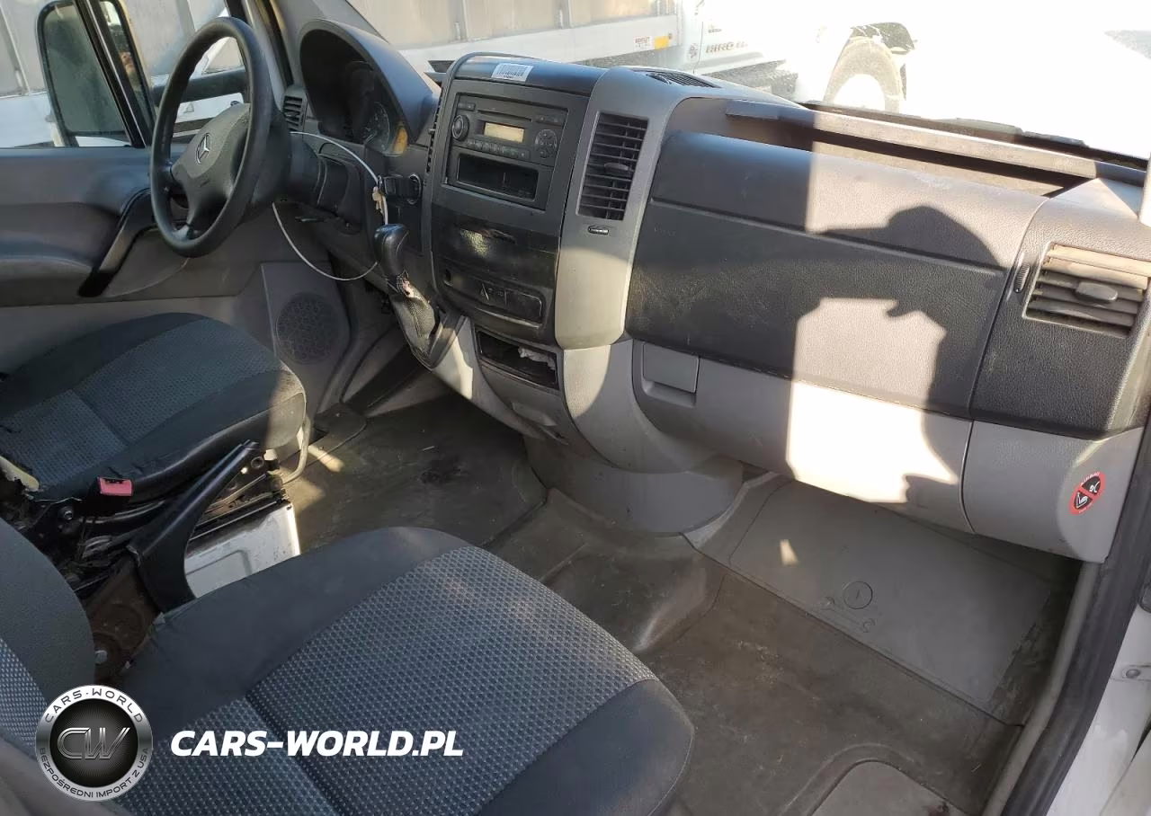 2012 Mercedes Benz Sprinter Box Truck VIN:WDAPF4CC8C9505989 - 8