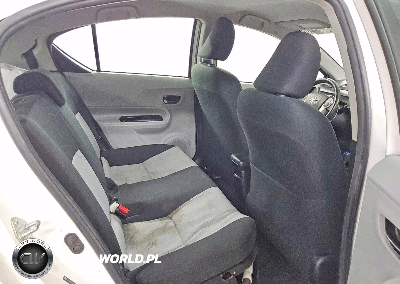 2012 Toyota Prius C Three VIN:JTDKDTB38C1026463 - 10